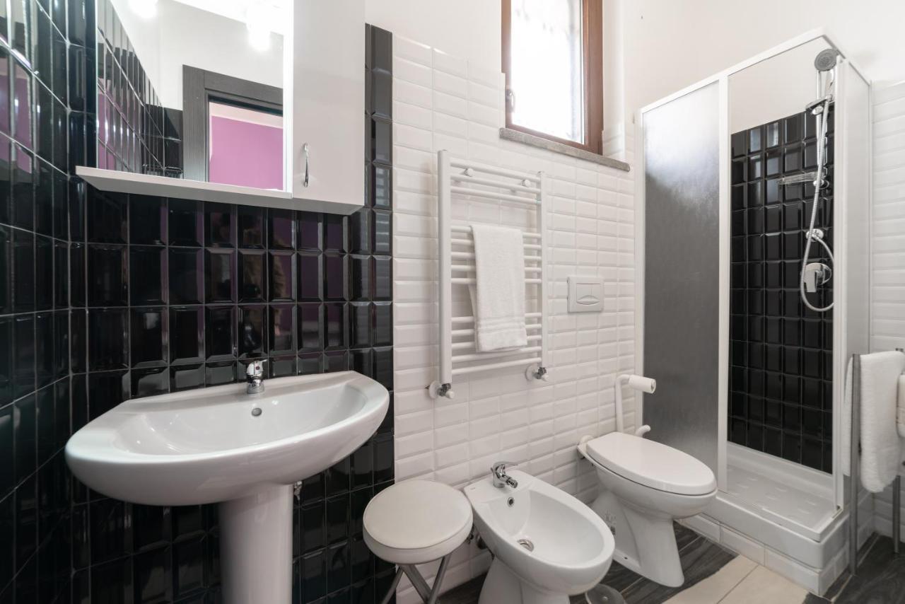 Myricae Rooms Affittacamere No Late Arrival Fiumicino Bagian luar foto