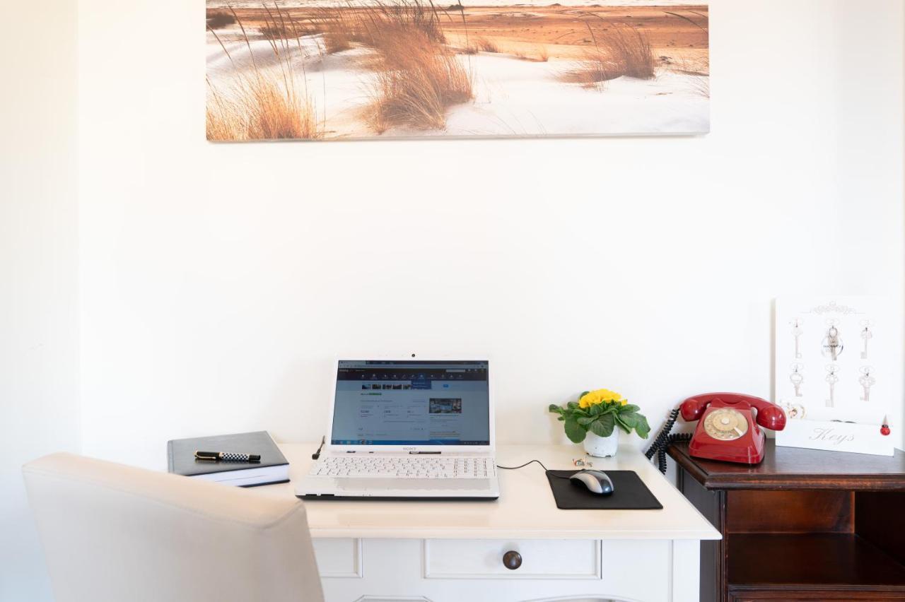 Myricae Rooms Affittacamere No Late Arrival Fiumicino Bagian luar foto